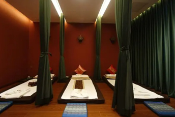 佛山泰式按摩的被动瑜伽:当身体被折叠成诗